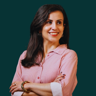 Foto da Profª Ms. Flávia Mendes